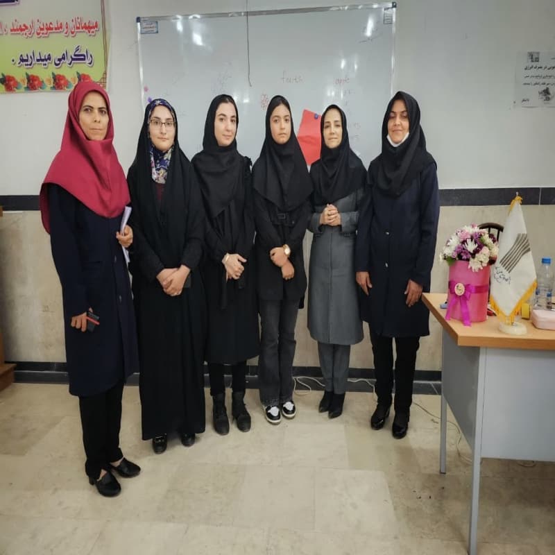 شرکت در دوره تی تی سی   باحضور خانم افخمی موسس   teach for Iran